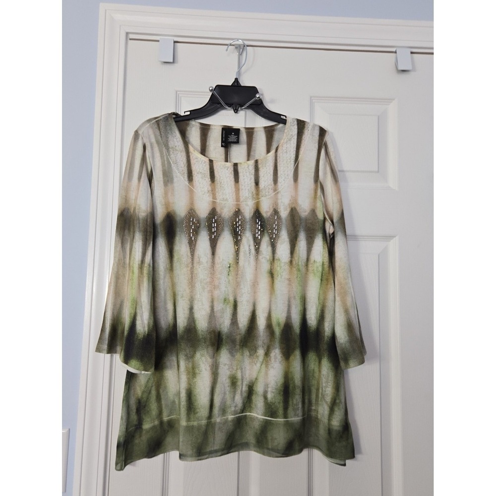 New Directions Womans‎ 3/4 Top. Size Medium.